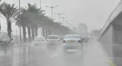 نشرة إنذارية.. زخات رعدية مع احتمال تساقط البرد وهبات رياح بعدد من مناطق المملكة