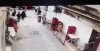بالفيديو.. سيدة تطارد لصا سرق حقيبتها