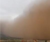 بالفيديو ... عاصفة رملية غير مسبوقة تضرب هذه المناطق المغربية وتُسَبِّب هلعا وخوفا بين الساكنة