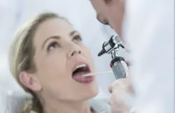 علماء يطورون برنامج ذكاء اصطناعي يكتشف السكري وسرطان المعدة من لسانك فقط