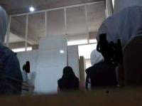 حيث هما غير ولاد الشعب : شوفو الظروف لي كيقراو فيها تلاميذ بالمغرب العميق (الصور )