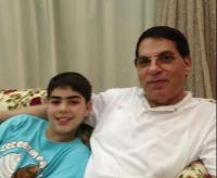 محمد ابن زين العابدين بن علي ينشر صورا له رفقة والده على موقع الانستغرام.