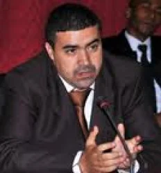 من اعتقل رشيد نيني ؟ ولماذا اعتقله ؟
