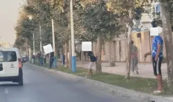 "مول السوارت".. فوضى كراء الشقق تصرّ على تشويه مدخل مرتيل رغم تدخلات السلطات