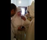 أمريكية تعتنق الاسلام وتلقن الشهادتان بمسجد في الرباط
