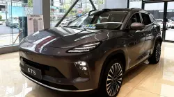 شيري الصينية تطلق سيارة هجينة ذكية بمدى 1300 كم وبطارية ليثيوم فوسفات الحديد