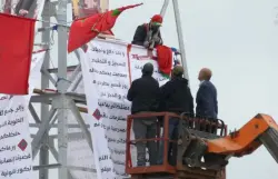 مراكش: محتج يعتصم للمرة الثانية بعمود كهرباء والسلطات تتدخل