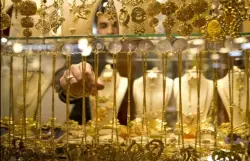 رغم ارتفاع أسعاره القياسي.. المغاربة يقبلون بشكل أكبر على اقتناء الذهب