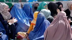 "طالبان" تشرع ضرب الزوجات والأطفال "دون كسور"