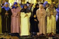 تفوق النساء المغربيات على الرجال في التدين يفجر مناوشات إلكترونية بين الجنسين