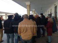 أصحاب بطائق الاشتراك يحتجون على إدارة "الخليع" بسبب فوضى حجز التذاكر والمواقيت الجديدة