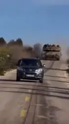 على طريقة أفلام الـ"أكشن".. دبابة إسرائيلية تطارد سيارة في لبنان.(فيديو)