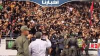 لحظة تدخل القوات العمومية لمنع الجماهير العسكرية من ولوج أرضية ملعب طنجة للاحتفال