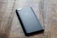 هاتف "OnePlus 5T" لن يدعم الشحن اللاسلكي