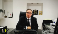رئيس النقابة الوطنية لأطباء القطاع الحر يَكشف لـ"أخبارنا" موقفَه من قرار إلزام الأطباء بتحسين خط يدهم