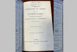 كتاب يعود إلى مكتبة أسترالية بعد 150 عاما من استعارته
