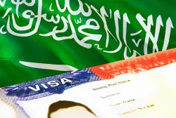 دخل حيز التنفيذ.. قرار سعودي بوقف إصدار التأشيرات للمغاربة ومواطني سبع دول عربية أخرى