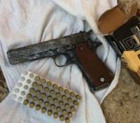 طعن رجل أمن بالعيون وسرقة سلاحه الوظيفي يستنفر الشرطة