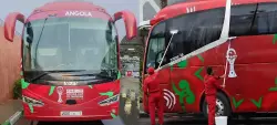 الموت ديال الضحك .. الإعلام الجزائري يزعم أن حافلات “كان المغرب” إسبانية وسيتم إرجاعها بعد البطولة!