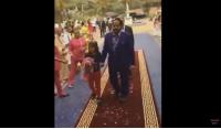 فيديو.. وزير إماراتي سابق يُستقبل بتقبيل اليد والتمر والحليب في مراكش !!