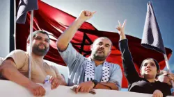 الزفزافي في رسالة قوية من سطح منزل أسرته: "لا شيء فوق مصلحة الوطن" .. وأشكر مندوبية السجون