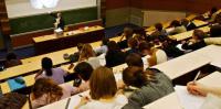 مصيبة...ضبط أستاذ جامعي معروف متلبسا بالسرقة داخل مركز تجاري كبير بتطوان