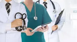 زادو فيه.. أطباء مختصون بالقطاع الخاص يرفعون أسعار الاستشارة الطبية إلى 400 درهم