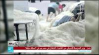 صور مسربة  : أرجل عمال في أطباقكم ( المعكرونة الصينية )