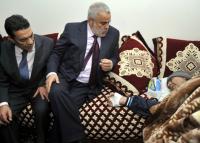 بنكيران و الوفا في زيارة سابقة لأستاذ تعرض لاعتداء من طرف تلميذ