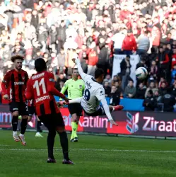 النصيري يسجل هدفا عالميا مع فنربخشة التركي(فيديو)