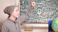 مع كل لغة جديدة تكتسب وجها آخر وربما أخلاقا مختلفة