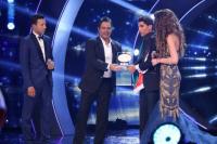 الفلسطيني محمد عساف يحرز لقب "أراب آيدول" في موسمه الثاني (فيديو) 