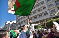 الجزائر على صفيح ساخن..."جمعة الحسم" تستنفر جنرالات العسكر ودعوات إلى العصيان المدني