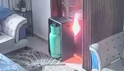 خطأ بسيط يشعل النار في منزل أردني ويكاد يودي بحياة طفل