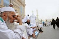 صادم جدا : مصير مجهول ينتظر " حجاجا " مغاربة وقعوا ضحايا عملية نصب من قبل صاحب وكالة أسفار