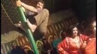 فيديو طريف بأحد الأعراس المغربية