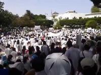 بالصور : وزير الصحة في ورطة حقيقية بعد تصعيد الطلبة الأطباء لاحتجاجاتهم بالرباط
