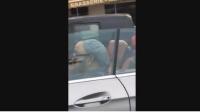 شاهد رد الملك على شاب قاله له : الله يرحم والديك بغينا نتصوروا معك