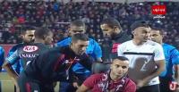 المشجع الودادي "كمال" حاضر في مباراة مع فريقه بتطوان