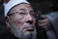 فرنسا تعتزم منع القرضاوي من دخولها أراضيها