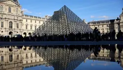 توقيف خمسة مشتبهين جدد في سرقة مجوهرات متحف اللوفر بباريس