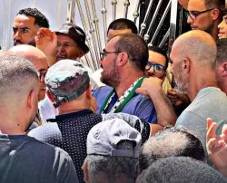 ناصر الزفزافي يودع والده في جنازة مهيبة وسط شعارات تطالب بإطلاق سراحه