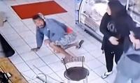 امرأة تُلقن رجلا تحرش بها درسا لن ينساه (فيديو)