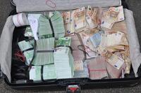 ضبط أزيد من 40 ألف أورو بميناء طنجة داخل حقيبة مغربي قادم من فرنسا