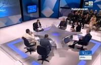 تقبيل رأس الشيخ الفيزازي في برنامج مباشرة معكم