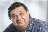 ماجد الكدواني يضرب عاملاً تحت تأثير الخمر بسبب فتاة