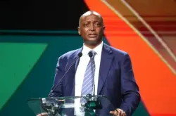 موتسيبي: "حكيمي، نحتاج قدمك في المونديال القادم.. وأفريقيا ستتوج بكأس العالم قريبًا!"