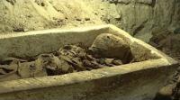 اكتشاف 17 مومياء في سراديب في وسط مصر