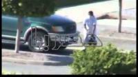 فوضى : تونسيين يخربون الممتلكات و يحرقون السيارات