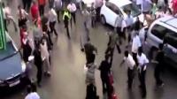 مخزني تلقى ركلا و ضربا من طرف المعطلين اثناء هربه